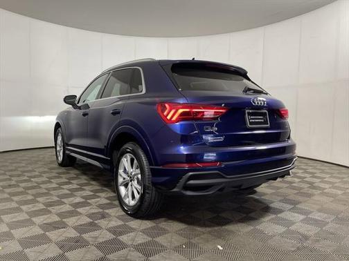 2024 Audi Q3 Premium 45 TFSI S line quattro Tiptronic