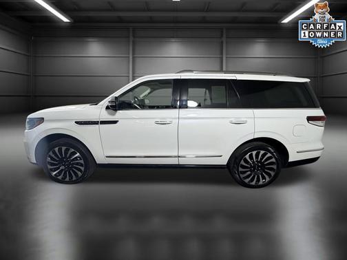 PRISTINE WHITE METALLIC 3C 2023 Lincoln Navigator Black Label