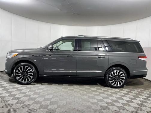 2022 Lincoln Navigator Black Label