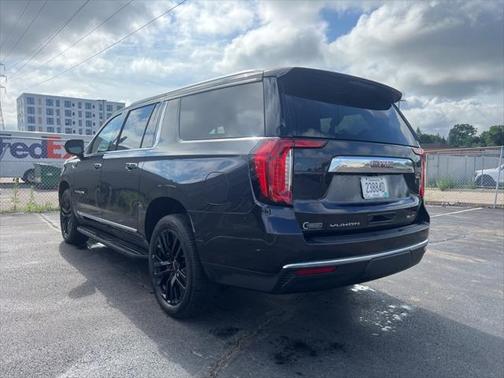 2023 GMC Yukon XL SLT