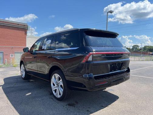 2025 Lincoln Navigator Reserve