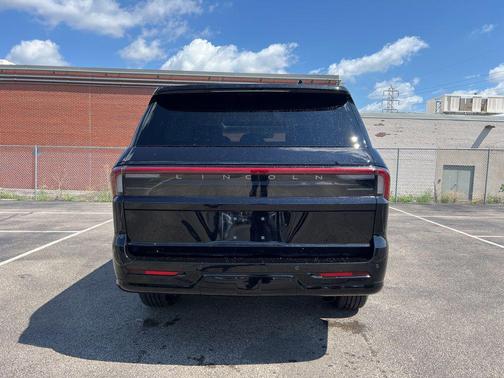 2025 Lincoln Navigator Reserve