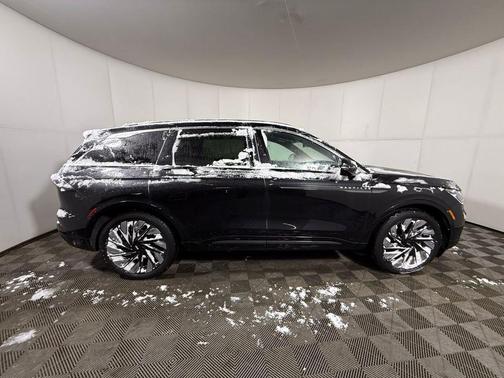 2024 Lincoln Nautilus Black Label