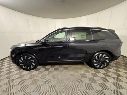 2024 Lincoln Nautilus Black Label