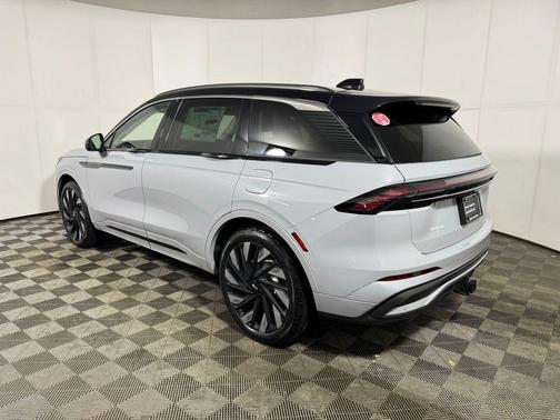 GRAY MATTER MET CC 2026 Lincoln Nautilus Black Label