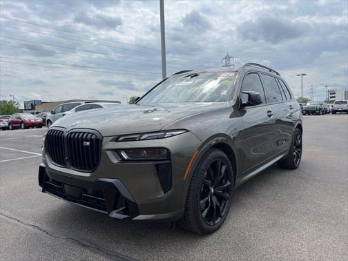 2023 BMW X7 M60i