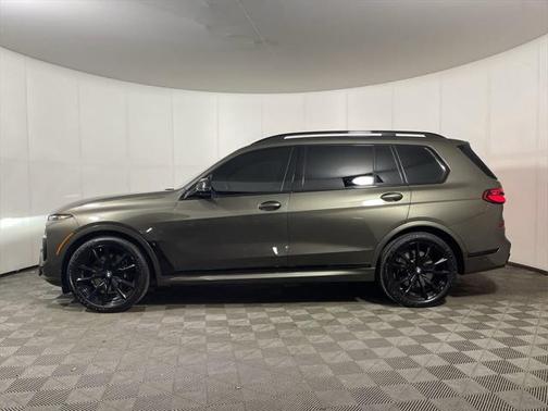 2023 BMW X7 M60i