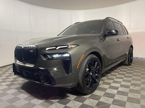 2023 BMW X7 M60i