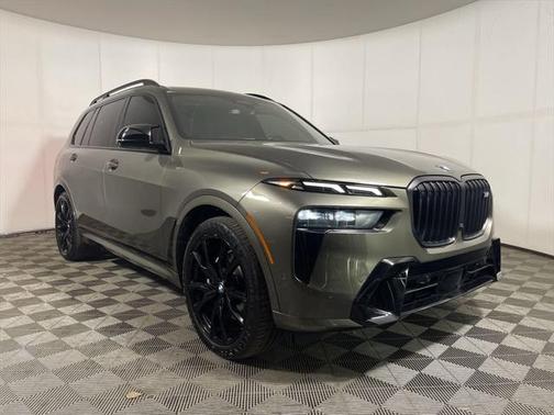 2023 BMW X7 M60i