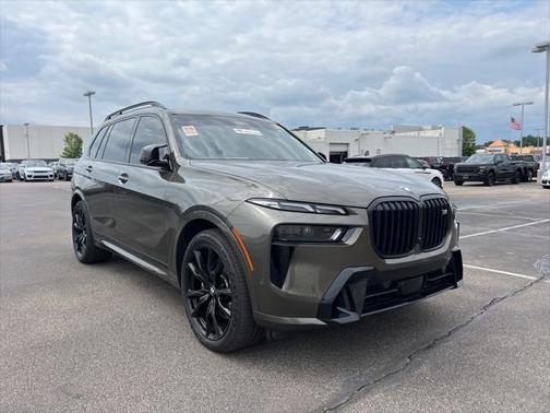 2023 BMW X7 M60i