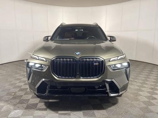 2023 BMW X7 M60i