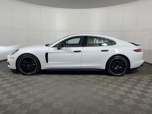 2018 Porsche Panamera 4S
