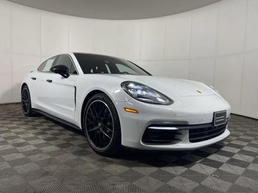 2018 Porsche Panamera 4S