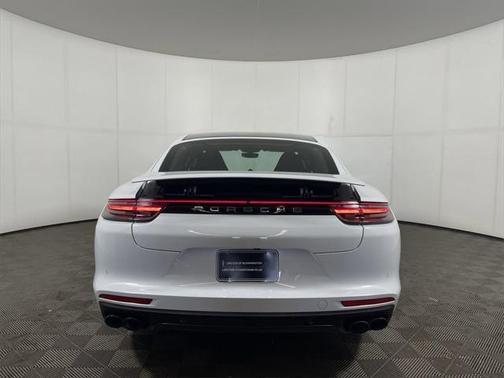 2018 Porsche Panamera 4S