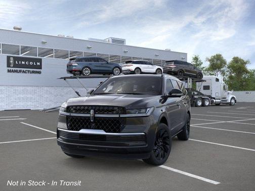 Infinite Black Metallic Clearcoat 2026 Lincoln Navigator Reserve
