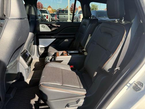2025 Lincoln Aviator Black Label AWD