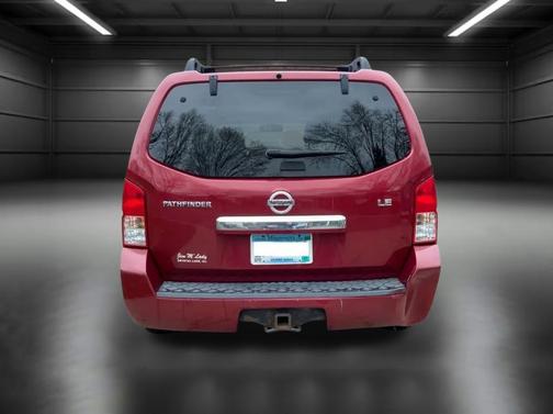 2008 Nissan Pathfinder LE