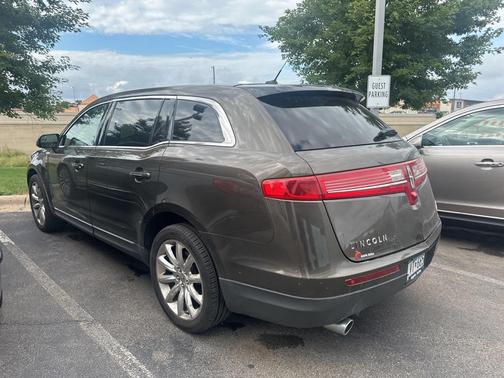 2011 Lincoln MKT Base