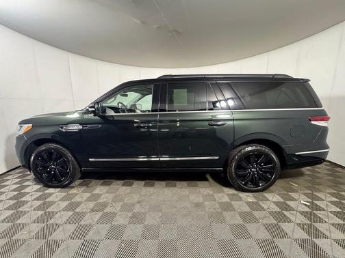 MANHATTAN GREEN MET PREM 2022 Lincoln Navigator Black Label