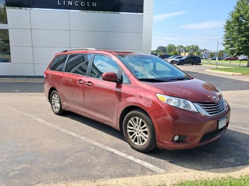 2011 Toyota Sienna XLE