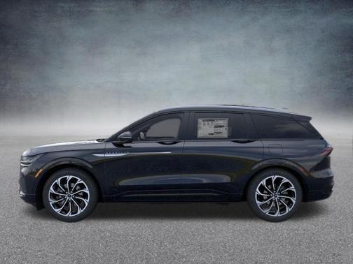 Infinite Black Metallic Clearcoat 2026 Lincoln Nautilus Reserve