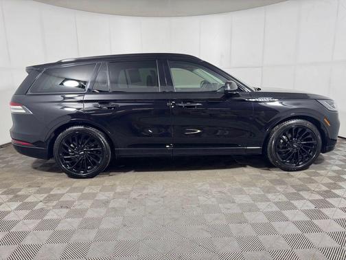 infinite black metallic clearcoat 2026 Lincoln Aviator Reserve AWD