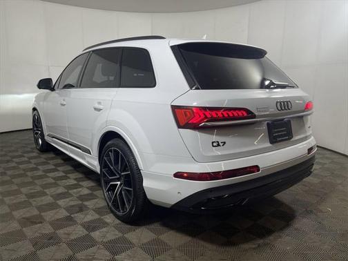 2021 Audi Q7 55 Prestige