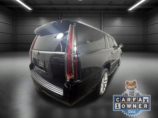 2018 Cadillac Escalade ESV Luxury