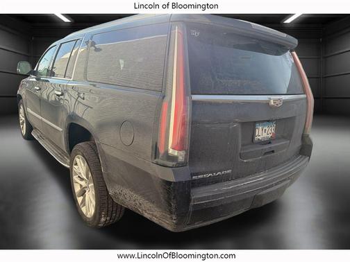 2018 Cadillac Escalade ESV Luxury