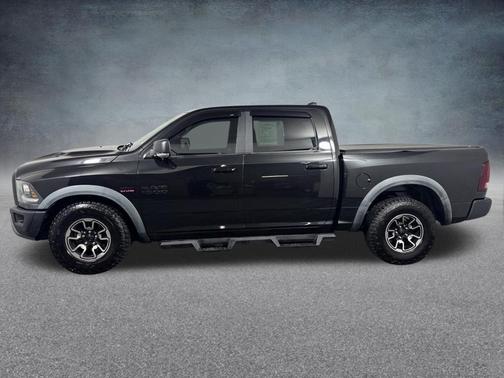 Brilliant Black Crystal Pearlcoat 2016 RAM 1500 Rebel