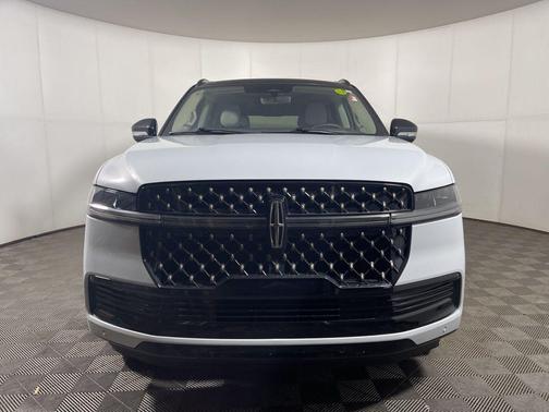 2025 Lincoln Navigator Black Label
