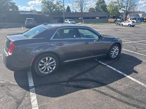 2017 Chrysler 300 Limited