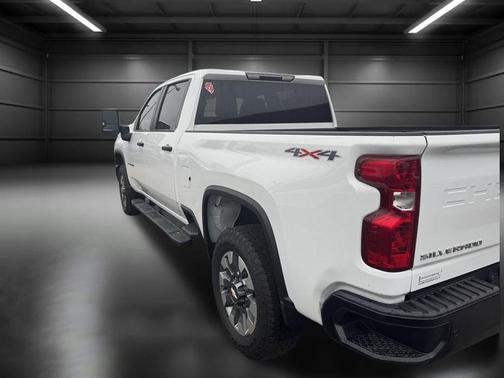 2024 Chevrolet Silverado 2500 Custom