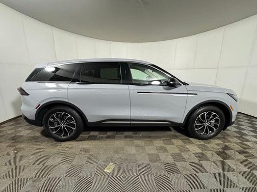 GRAY MATTER MET CC 2026 Lincoln Nautilus Premiere