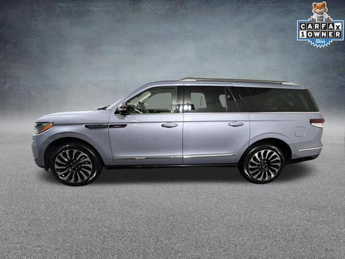 CHROMA CRYSTAL BLUE PREMIUM 2022 Lincoln Navigator Black Label