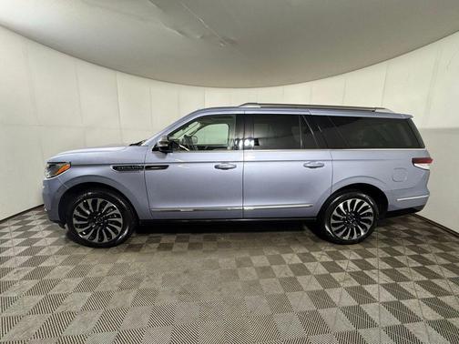 2022 Lincoln Navigator Black Label