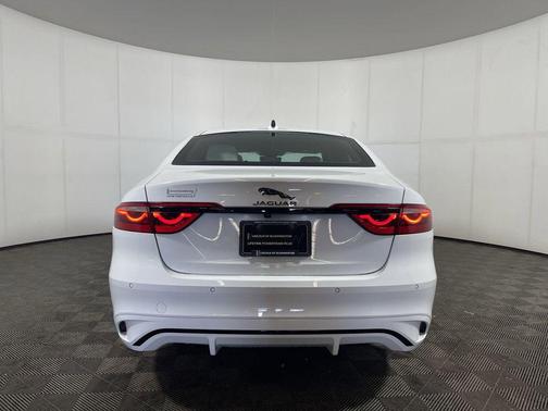 2024 Jaguar XF R-Dynamic SE P250 AWD Automatic