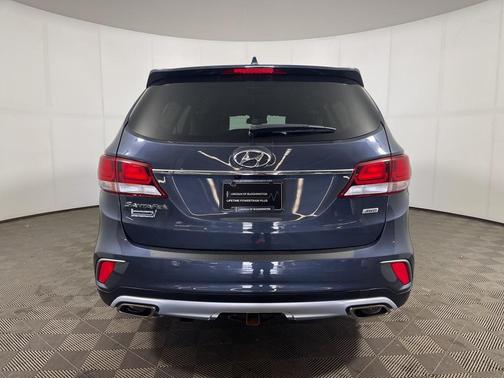 2017 Hyundai SANTA FE SE