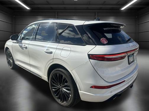 2025 Lincoln Corsair Premiere