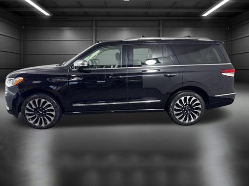 2023 Lincoln Navigator Black Label