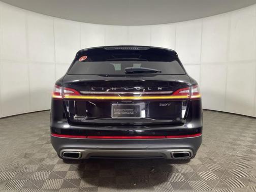 2019 Lincoln Nautilus Select