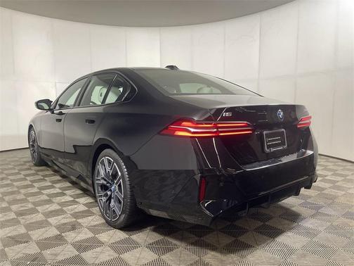 2024 BMW i5 M60