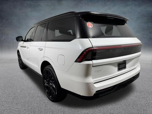 PRISTINE WHITE METALLIC 3C 2026 Lincoln Navigator Black Label
