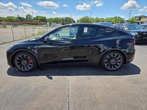 2024 Tesla Model Y Performance Dual Motor All-Wheel Drive