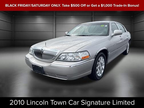 2010 Lincoln Town Car Signature