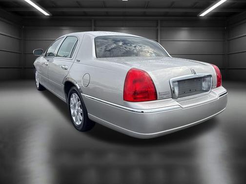 2010 Lincoln Town Car Signature