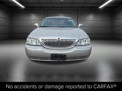 2010 Lincoln Town Car Signature