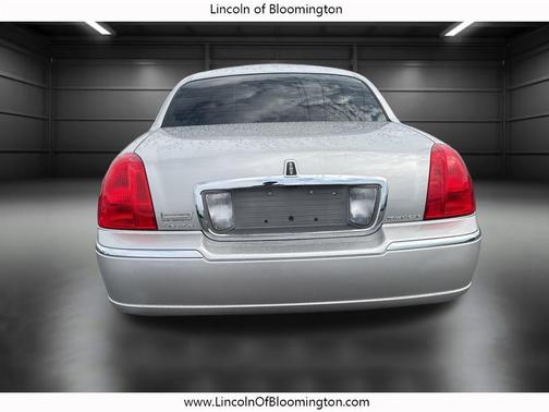 2010 Lincoln Town Car Signature