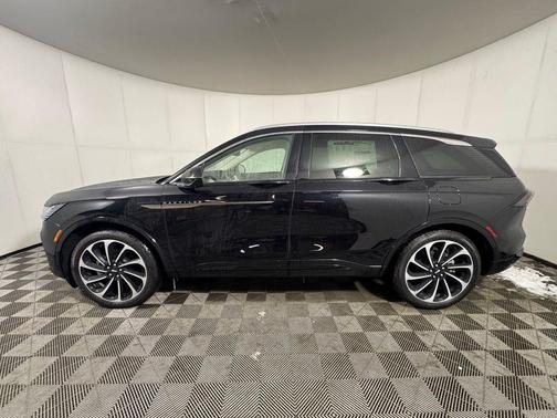 INFINITE BLACK MET CC 2026 Lincoln Nautilus Black Label