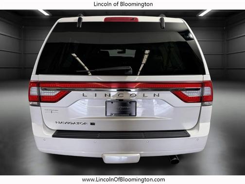 WHITE PLATINUM TRI-COAT MET 2016 Lincoln Navigator L Reserve